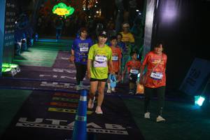 BIB: 39801, 3408, 3107, 3047, 3430
                            <button type="button" onclick="openModal(26275257)" class="btn btn-primary btn-sm float-right btn-popup" data-toggle="modal" data-target=".modal-high-quality">
                        <i class="fas fa-shopping-cart"></i> Add to Cart
                    </button>
                                            <button type="button" onclick="isThisMe(26275257, true)" class="btn btn-success btn-sm float-right btn-popup btn-isme hidden" data-toggle="tooltip" data-placement="bottom" title="นี่คือรูปของคุณใช่ไหม คลิกที่นี่เพื่อเอาเข้าอัลบั้ม">
                        <i class="fas fa-plus"></i> Add to album
                    </button>
                    <button type="button" onclick="isThisMe(26275257, false)" class="btn btn-warning btn-sm float-right btn-popup btn-isnotme hidden">
                        <i class="fas fa-ban"></i> Remove from album
                    </button>